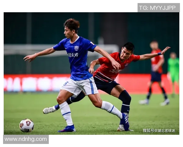 武汉羽毛球队在全国锦标赛中以66分稳居积分榜首位展现强劲实力