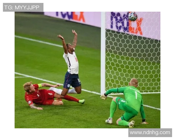 足球明星因伤脚跟打绷带坚韧不拔展现体育精神的背后故事